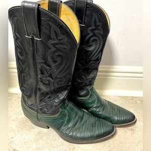 Green and black Justin mens boots. Size 9.5
